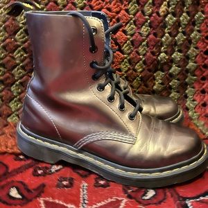 Dr. Martens Pascal boot in Spectra Pewter